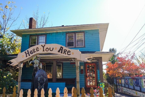 Bon Paul & Sharky's Hostel image 7